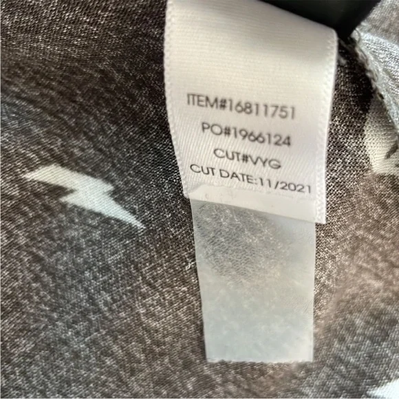 Torrid Dark Gray Lizzie Button Down Blouse with Skulls, Hearts, Stars. Size 3X. - Picture 12 of 12